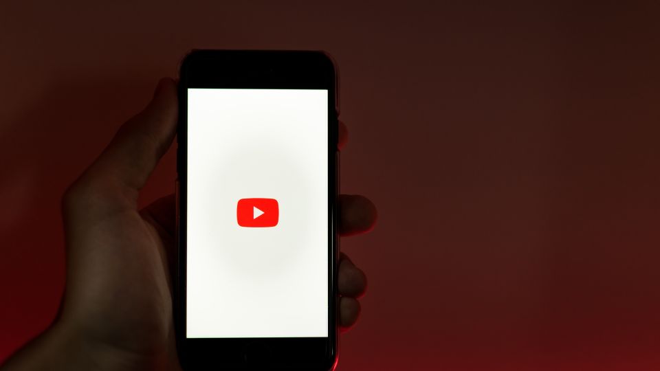 Youtubeを広告なしで見る方法４つの紹介
